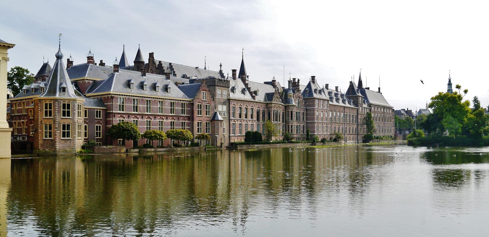 Binnenhof and the Hofvijver
